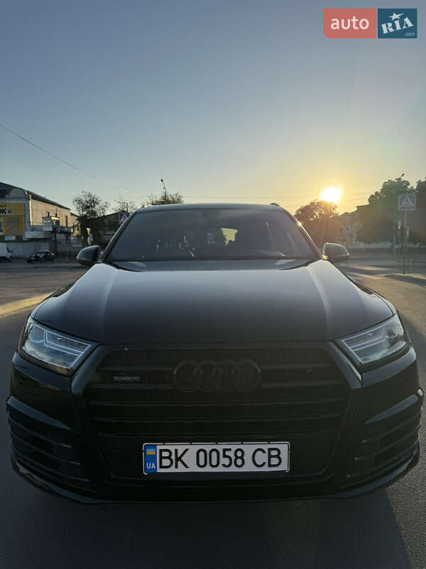 Внедорожник / Кроссовер Audi Q7 2019 в 