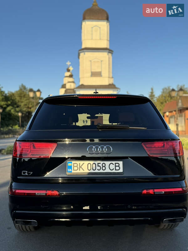 Внедорожник / Кроссовер Audi Q7 2019 в Новомосковске