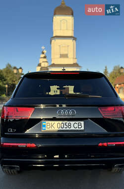 Внедорожник / Кроссовер Audi Q7 2019 в 