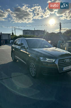 Внедорожник / Кроссовер Audi Q7 2017 в 