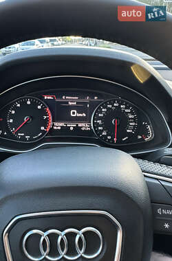 Внедорожник / Кроссовер Audi Q7 2017 в 