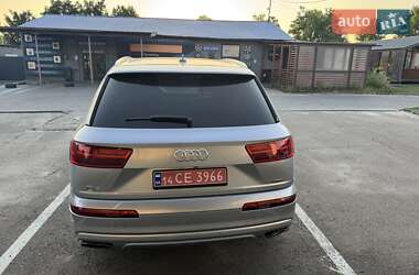 Внедорожник / Кроссовер Audi Q7 2017 в 