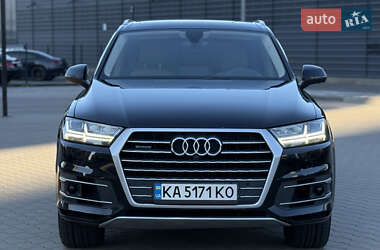 Внедорожник / Кроссовер Audi Q7 2017 в 