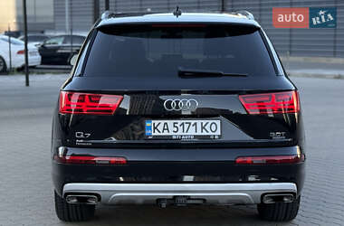 Внедорожник / Кроссовер Audi Q7 2017 в 
