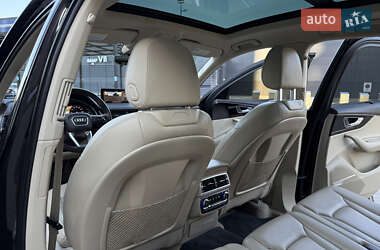 Внедорожник / Кроссовер Audi Q7 2017 в 
