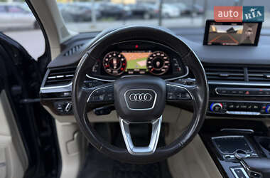 Внедорожник / Кроссовер Audi Q7 2017 в 