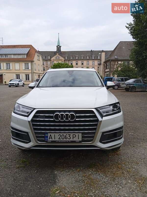 Внедорожник / Кроссовер Audi Q7 2018 в Ужгороде