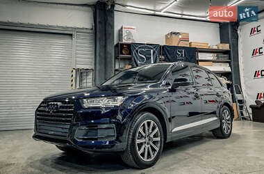 Внедорожник / Кроссовер Audi Q7 2017 в 