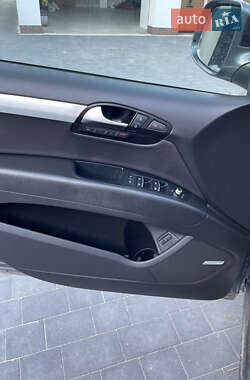 Внедорожник / Кроссовер Audi Q7 2011 в 