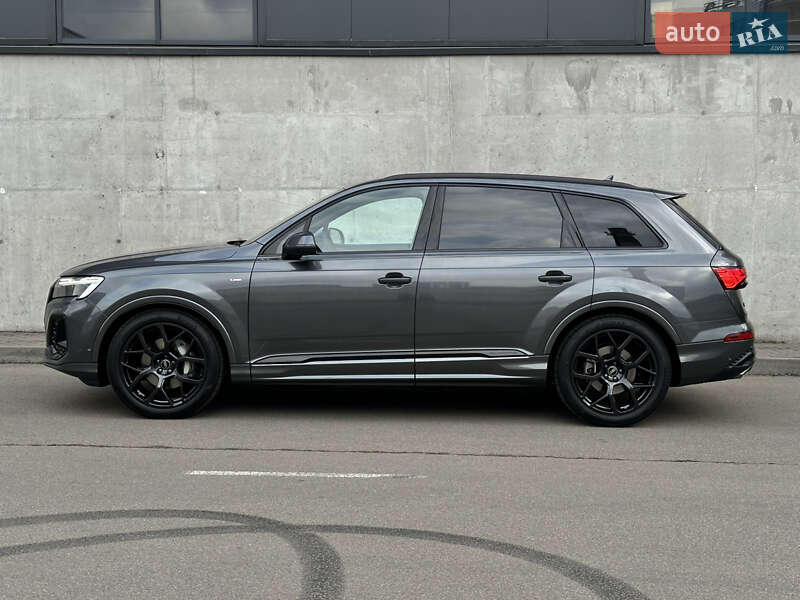 Внедорожник / Кроссовер Audi Q7 2025 в Киеве