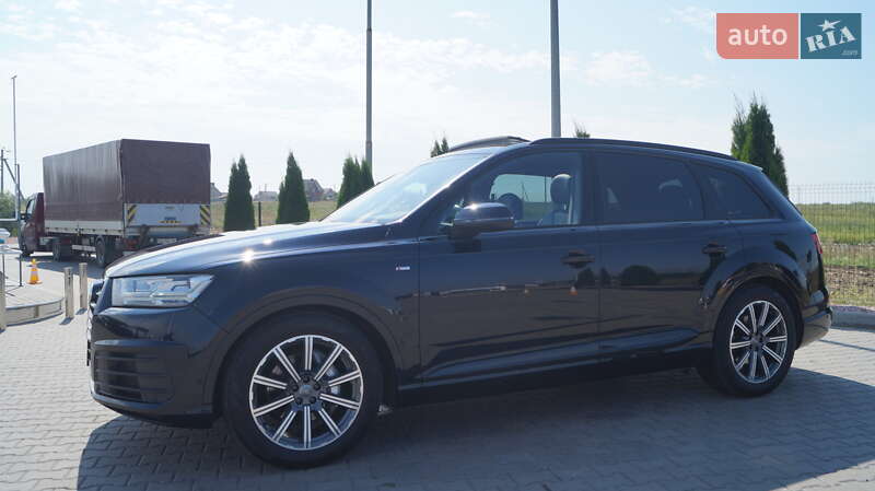 Внедорожник / Кроссовер Audi Q7 2017 в Ровно