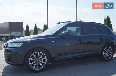 Внедорожник / Кроссовер Audi Q7 2017 в 