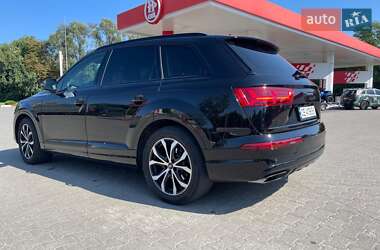 Внедорожник / Кроссовер Audi Q7 2016 в 