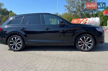 Внедорожник / Кроссовер Audi Q7 2016 в 