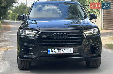 Внедорожник / Кроссовер Audi Q7 2016 в 