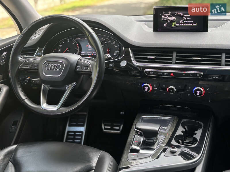 Внедорожник / Кроссовер Audi Q7 2016 в Киеве