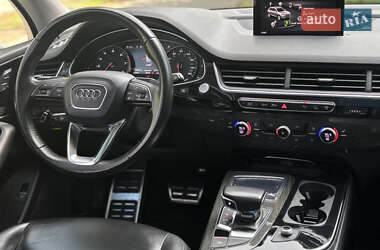 Внедорожник / Кроссовер Audi Q7 2016 в 