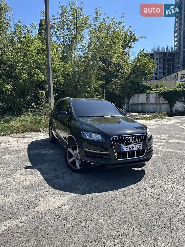 Внедорожник / Кроссовер Audi Q7 2014 в 