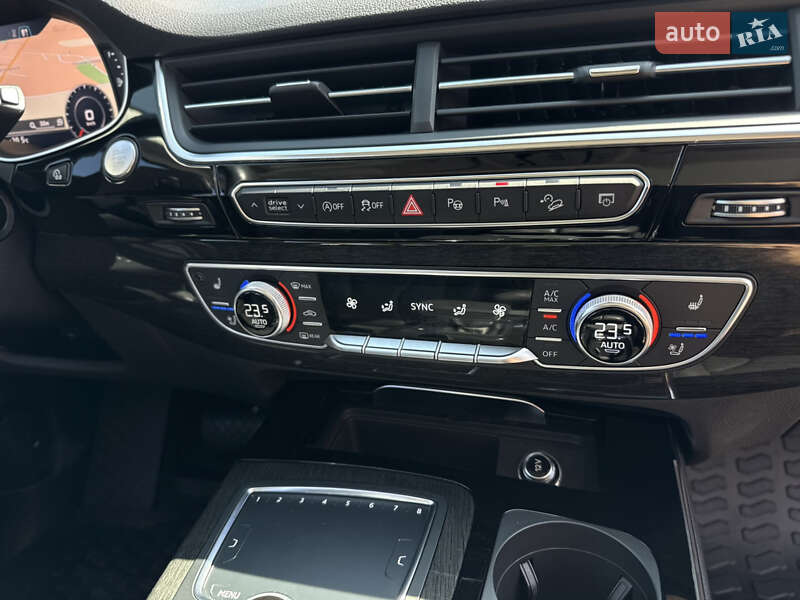 Внедорожник / Кроссовер Audi Q7 2019 в Киеве