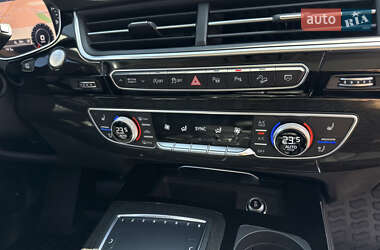 Внедорожник / Кроссовер Audi Q7 2019 в 
