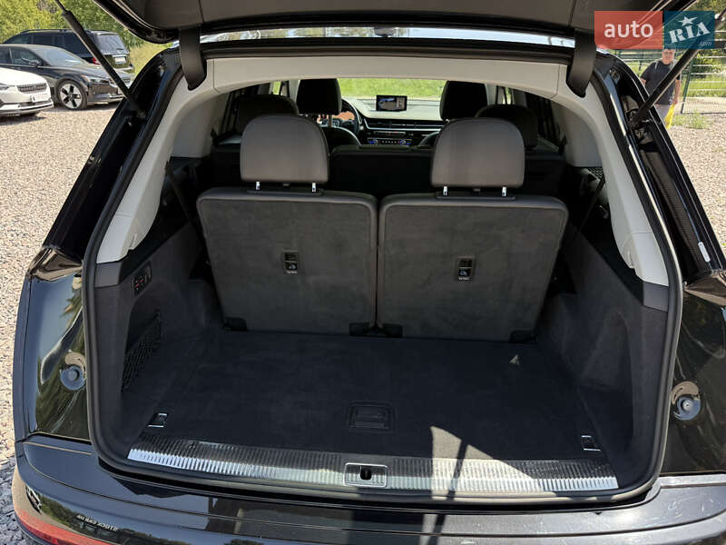 Внедорожник / Кроссовер Audi Q7 2019 в Киеве