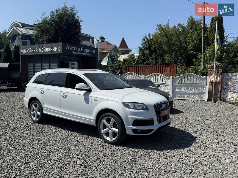 Внедорожник / Кроссовер Audi Q7 2015 в 