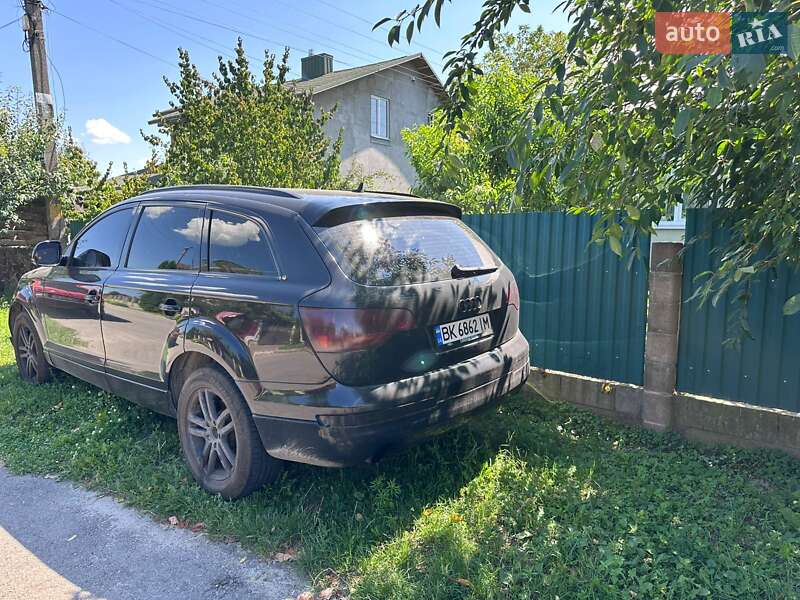 Позашляховик / Кросовер Audi Q7 2006 в Рівному