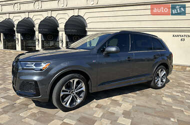 Внедорожник / Кроссовер Audi Q7 2021 в 