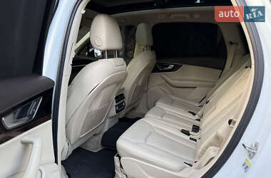 Внедорожник / Кроссовер Audi Q7 2017 в 