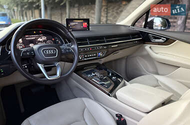 Внедорожник / Кроссовер Audi Q7 2017 в 