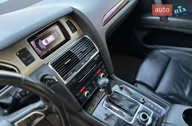 Внедорожник / Кроссовер Audi Q7 2011 в 