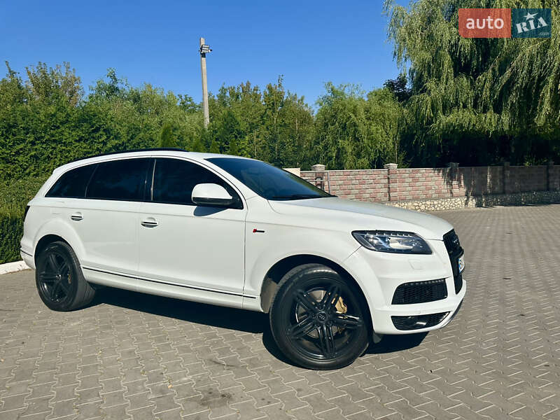 Внедорожник / Кроссовер Audi Q7 2013 в Волочиске