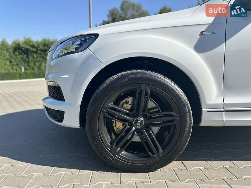 Внедорожник / Кроссовер Audi Q7 2013 в Волочиске