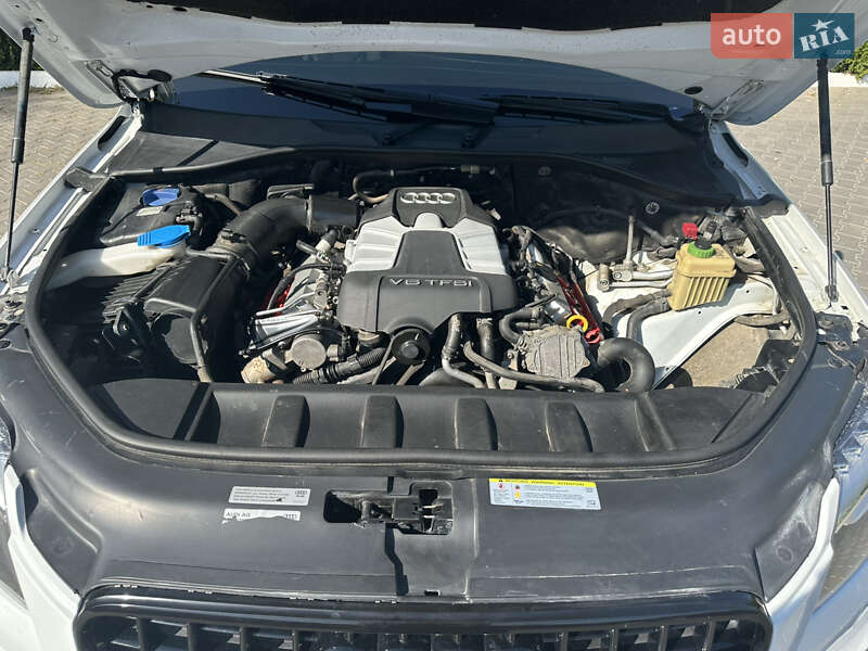 Внедорожник / Кроссовер Audi Q7 2013 в Волочиске