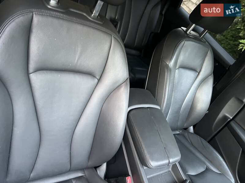 Позашляховик / Кросовер Audi Q7 2017 в Києві
