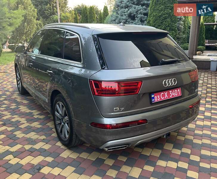 Позашляховик / Кросовер Audi Q7 2017 в Києві