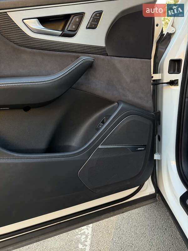Позашляховик / Кросовер Audi Q7 2016 в Рівному