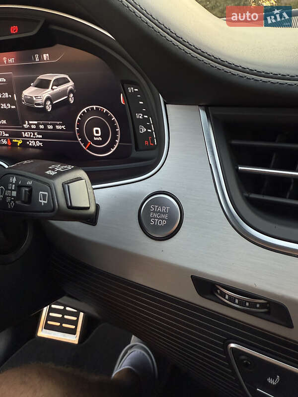 Позашляховик / Кросовер Audi Q7 2016 в Рівному