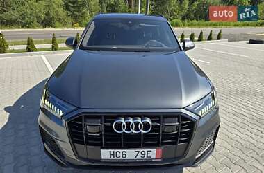 Внедорожник / Кроссовер Audi Q7 2021 в 