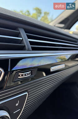 Внедорожник / Кроссовер Audi Q7 2016 в Киеве