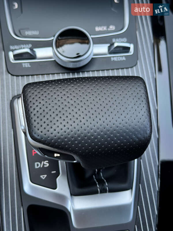 Позашляховик / Кросовер Audi Q7 2016 в Києві