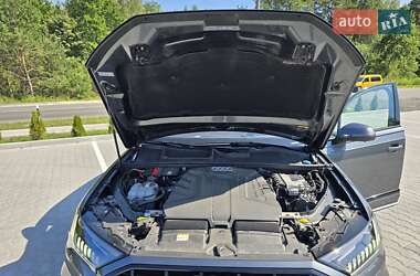 Внедорожник / Кроссовер Audi Q7 2021 в 