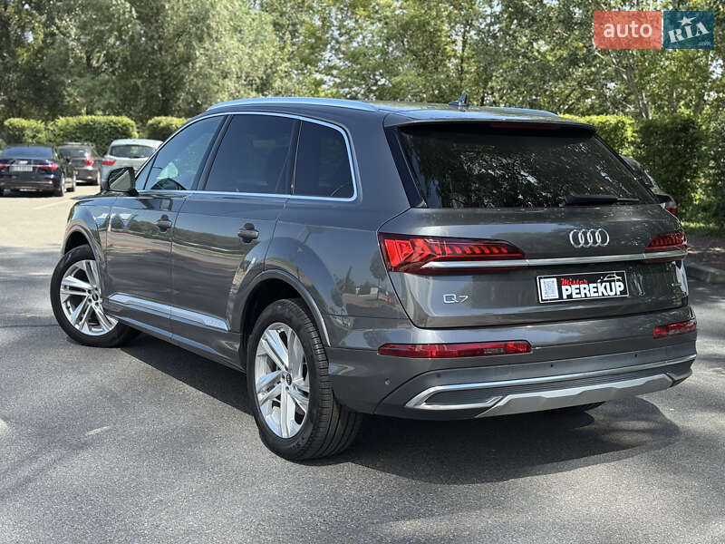 Внедорожник / Кроссовер Audi Q7 2021 в Киеве