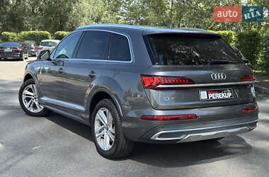 Внедорожник / Кроссовер Audi Q7 2021 в 