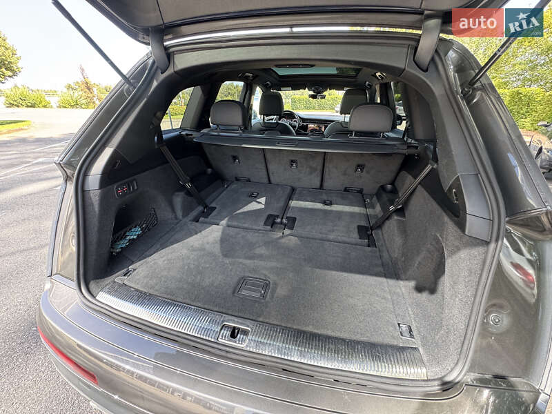 Внедорожник / Кроссовер Audi Q7 2021 в Киеве