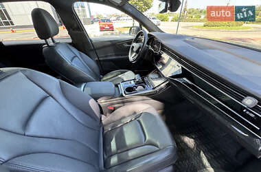 Внедорожник / Кроссовер Audi Q7 2021 в 