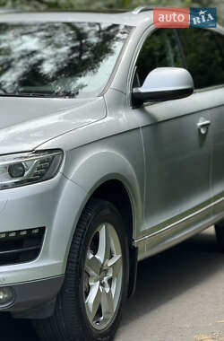Внедорожник / Кроссовер Audi Q7 2013 в 