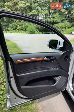 Внедорожник / Кроссовер Audi Q7 2013 в 