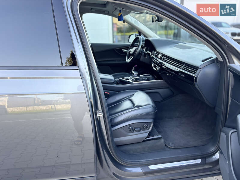 Внедорожник / Кроссовер Audi Q7 2019 в Черновцах