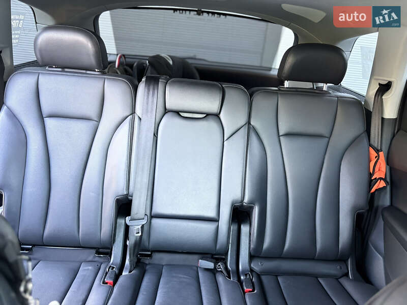 Внедорожник / Кроссовер Audi Q7 2019 в Черновцах